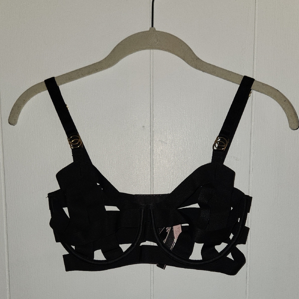 NWT Victoria's Secret Daring Black Woven Strap Bra 32DD